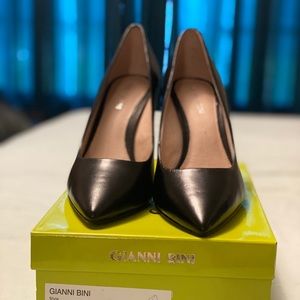 Gianni Bini Black Pumps